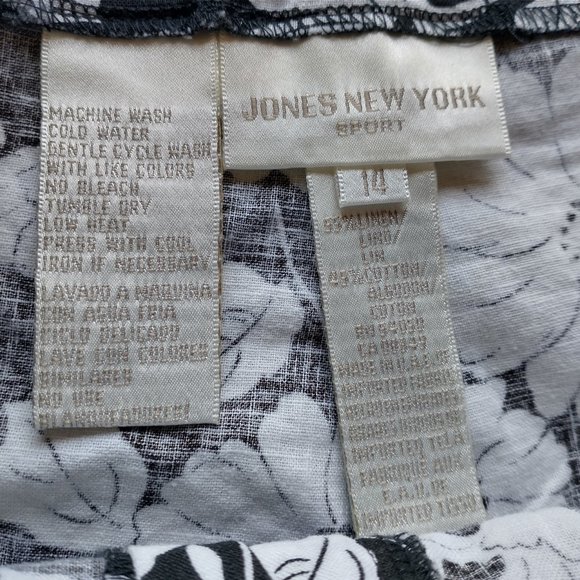 Jones NY Sport Linen Cotton Blend Floral Shorts - Picture 5 of 6